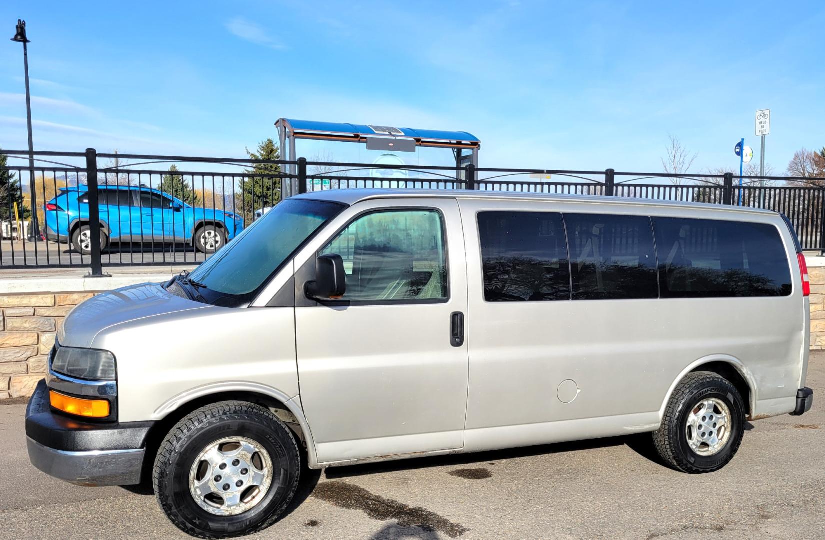 2007 White /Tan Chevrolet Express Express (1GNFH15Z471) with an 5.3L V8 engine, 4 Speed Auto transmission, located at 450 N Russell, Missoula, MT, 59801, (406) 543-6600, 46.874496, -114.017433 - Runs well. Shifts great. AWD works Perfectly. But... Has a few dash lights on. (ABS, Check Engine and Airbag) Seats 11. 5.3L V8. 4 Speed Automatic Transmission. Front and Rear Climate Control. AM FM CD Player. Power Windows and Locks. Because of the Miles, Financing is NOT Available. - Photo#4